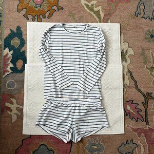 LAKE Pajamas Hydrangea Long Sleeve Top & Shorts Set – Size Medium